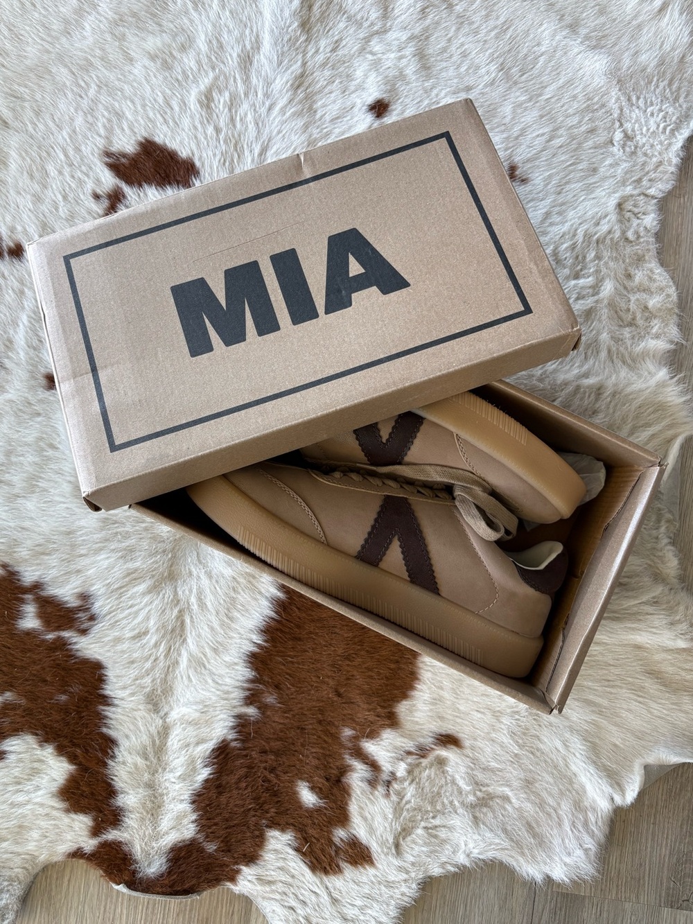 NEW in box: MIA Axel Sneakers in the Stone/Chocolate colorway